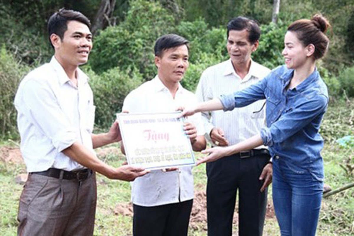 Ho Ngoc Ha ve que huong Quang Binh lam tu thien-Hinh-3